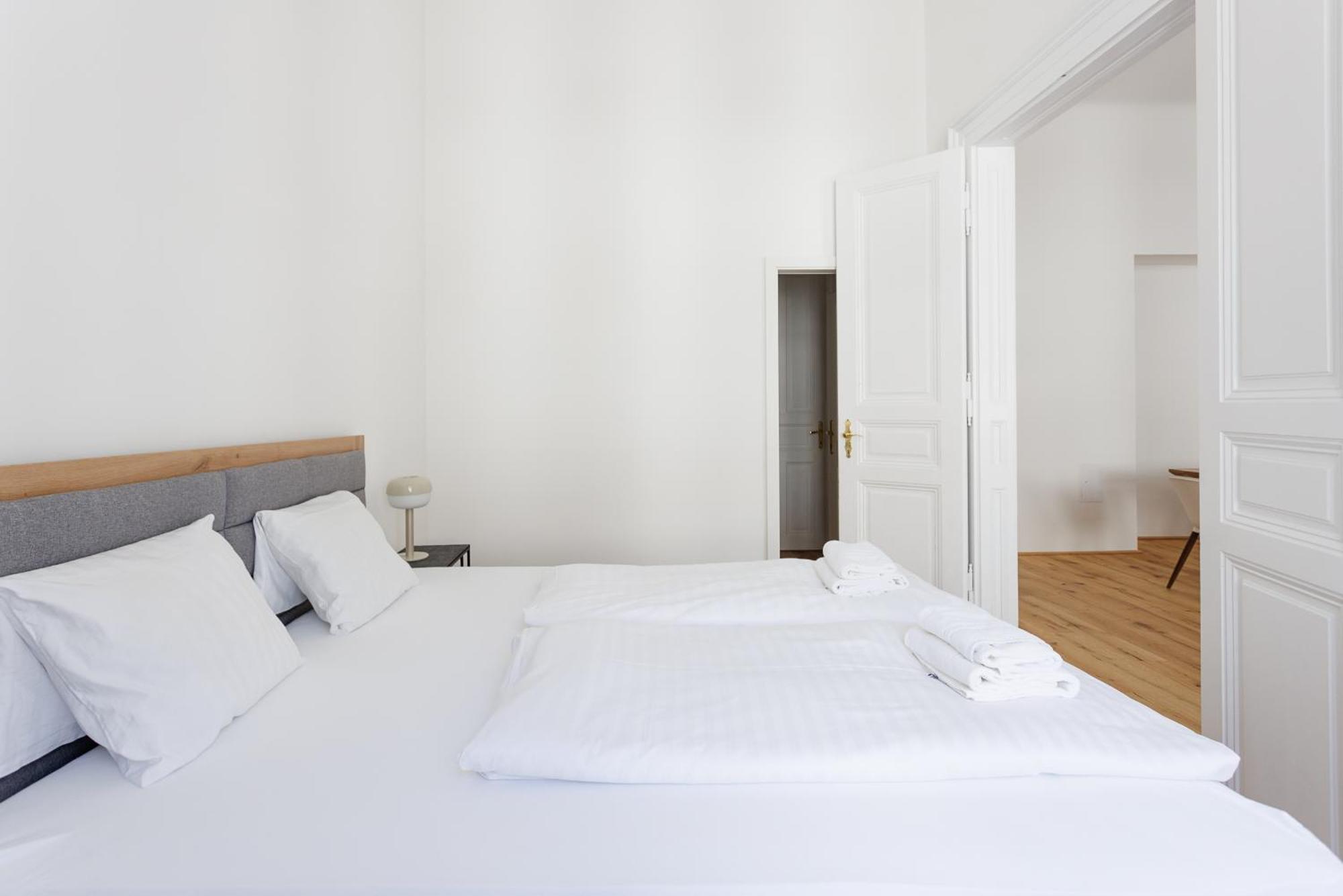4Ty3 Apartments - Stadtpark City Apartment Is Calling Wiedeń Zewnętrze zdjęcie